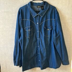 Sara Studio shirt. Button down denim. Size 3X